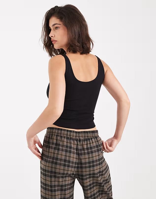 New Look basic scoop crop vest in black 7